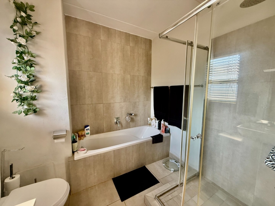 To Let 3 Bedroom Property for Rent in Melodie North West